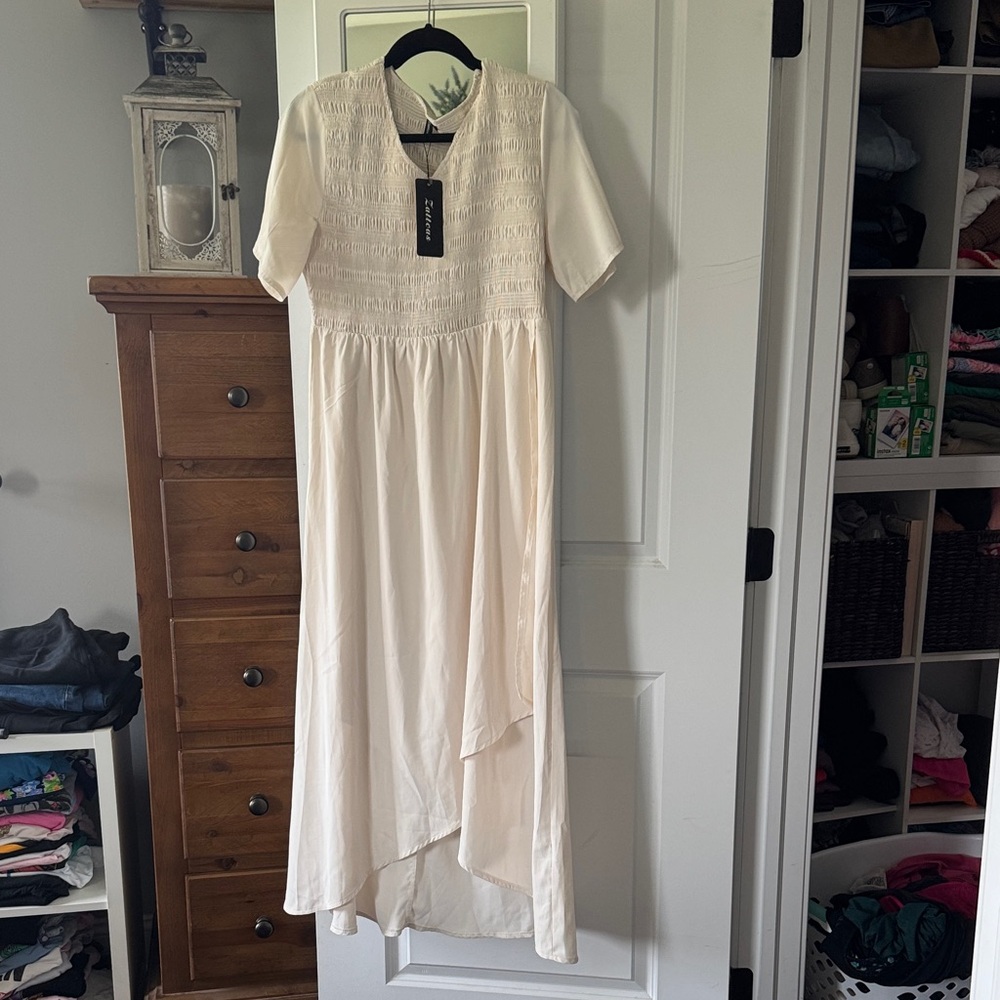 Elegant Cream Maxi Dress